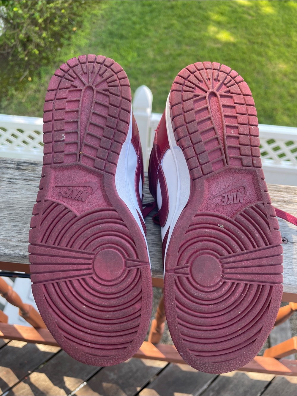 Nike Low-Top Sneakers in White and Burgundy - Picture 6 of 6
